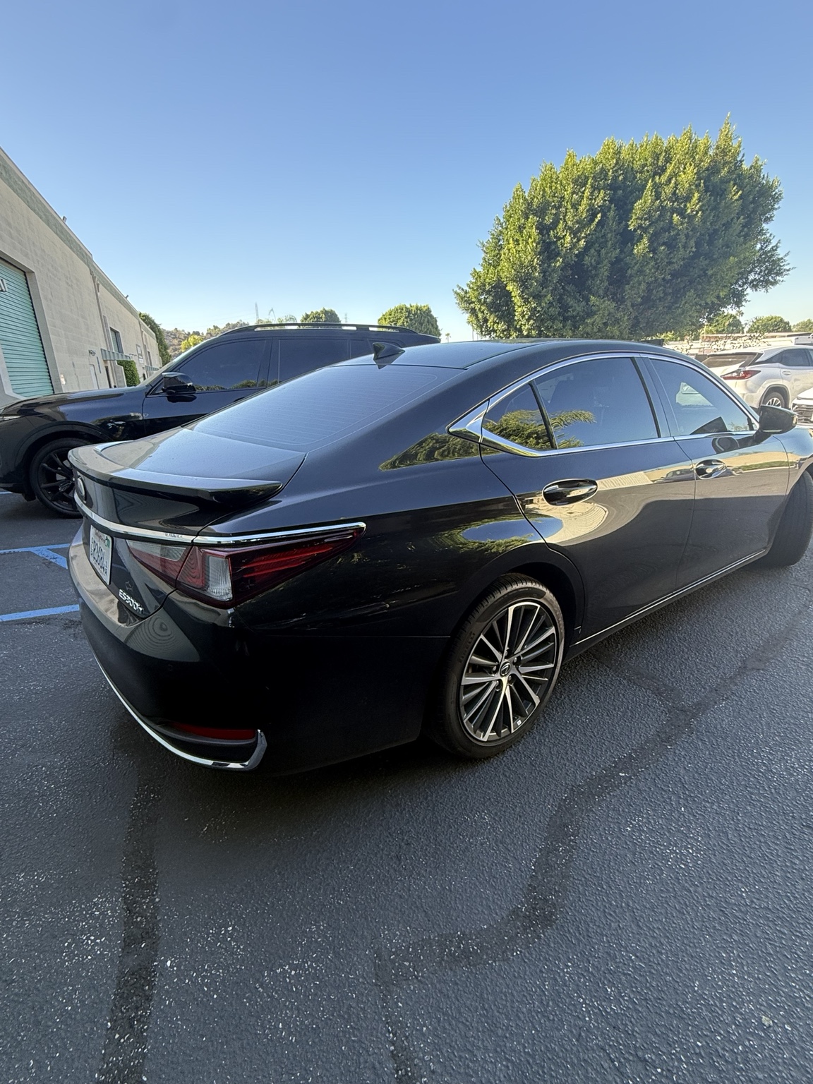 2024 Lexus ES 300h — Passenger-side rear view